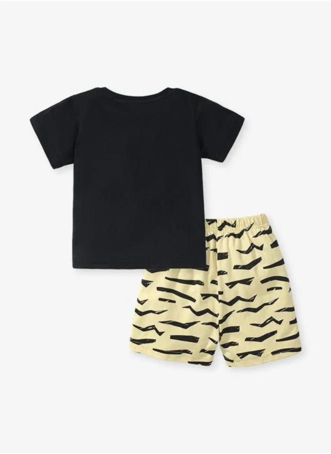يونيكي Black Crew Neck Short Sleeve Printed Tshirt & Shorts