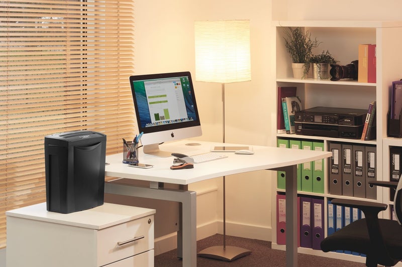 GBC Alpha Confetti Paper/Credit Card Cross Cut Shredder with 6 Sheet Capacity and 14L Bin, 2 Years Warranty - Image 2