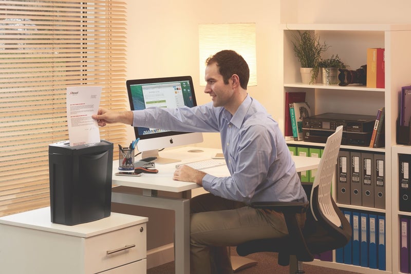 GBC Alpha Confetti Paper/Credit Card Cross Cut Shredder with 6 Sheet Capacity and 14L Bin, 2 Years Warranty - Image 3