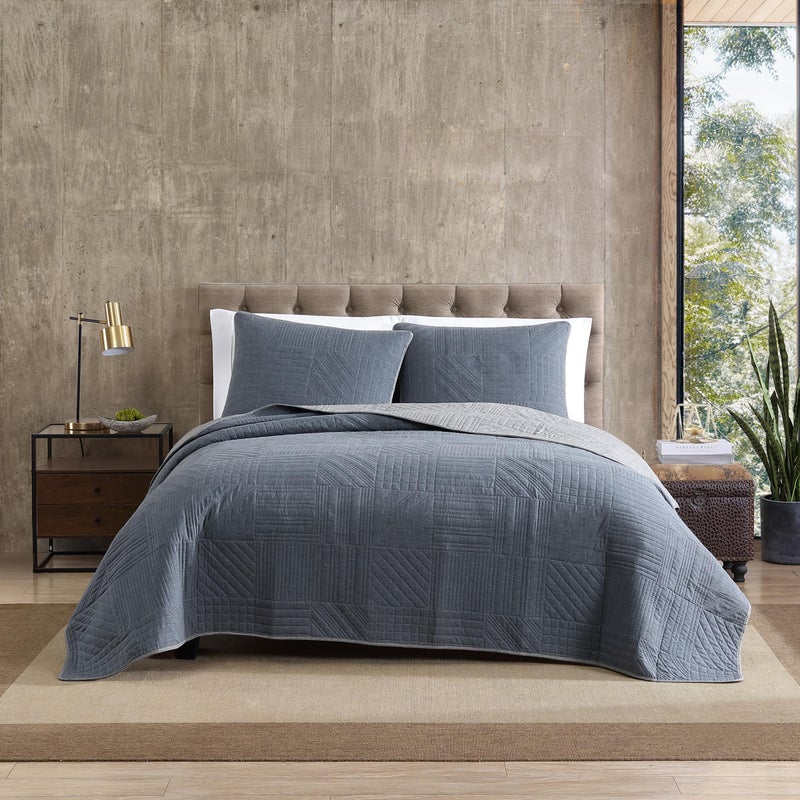 Eddie Bauer Eddie Bauer  King Quilt Set Reversible Bedding with Matching Shams Lightweight Home Decor for All Seasons Hidden Lake Blue King 