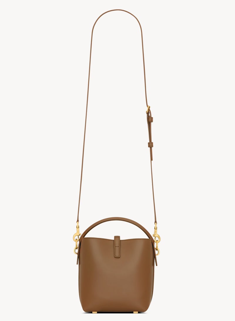 Le 37 YSL Bucket Bag in Smooth Leather - Image 3