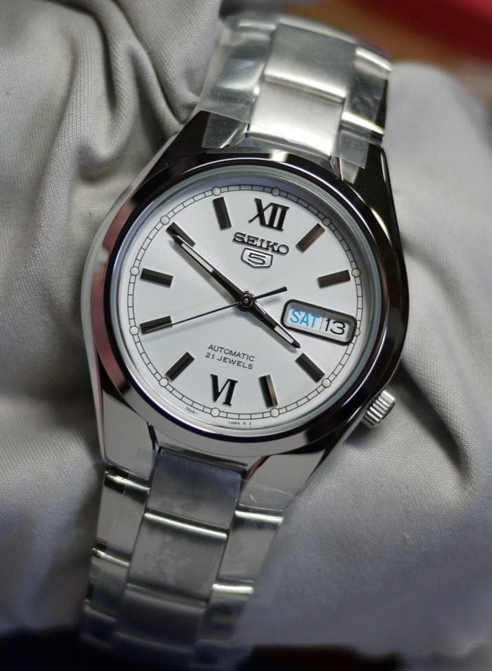Seiko 5 Automatic Men’s Watch SNKL51K1, 38 mm Silver Dial, Stainless Steel Case & Bracelet, Day/Date Display, 30 m WR - Image 1