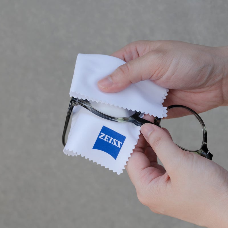 ZEISS 2oz Spray and Microfiber Lens Cleaner Care Kit for Coated Lenses, Binoculars, Scopes, Cameras, and Glasses, 1-Pack - Image 5