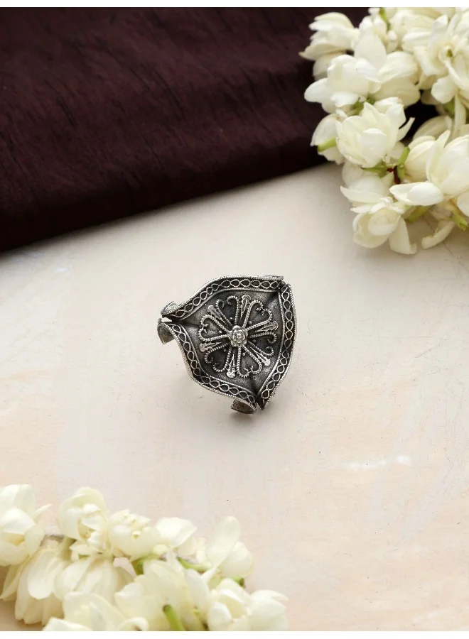 trueBrowns trueBrowns Silver Tone Floral Petal Ring