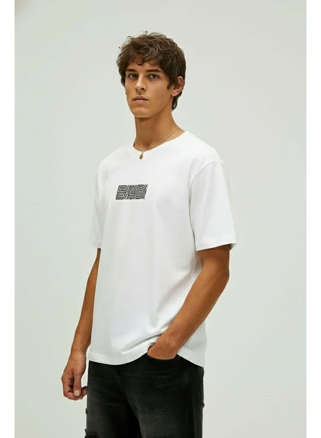 باد بير قميص رجالي أبيض من Maze باللون Off-White.
