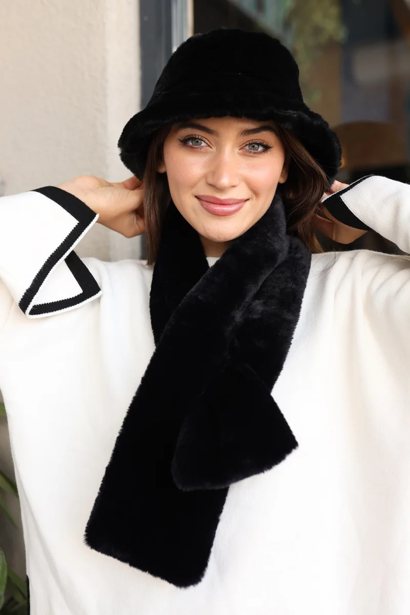ريمسا مايو Remsa Swimwear Women Plush Scarf Neck Collar Scarf Rkb-01 Black