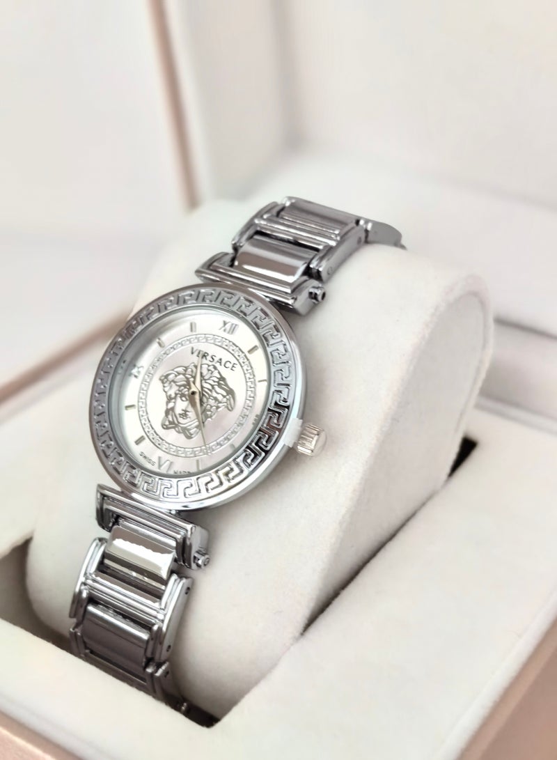 ساعة فاخرة وأنيقة من الفولاذ المقاوم للصدأ - Image 3