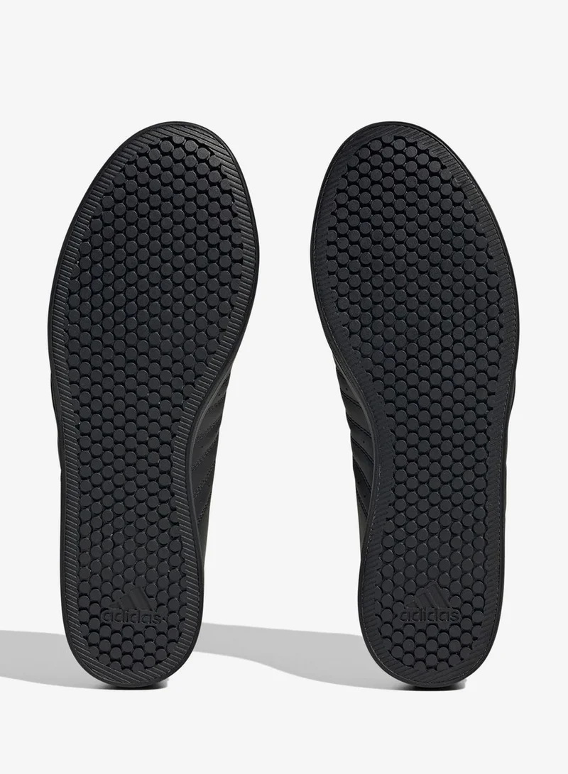 اديداس سنيكرز في إس بيس 2.0