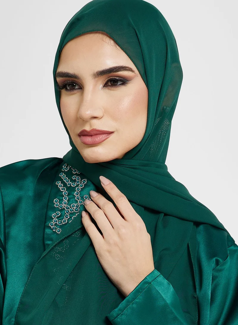 خزانة عباية بخرز لامع