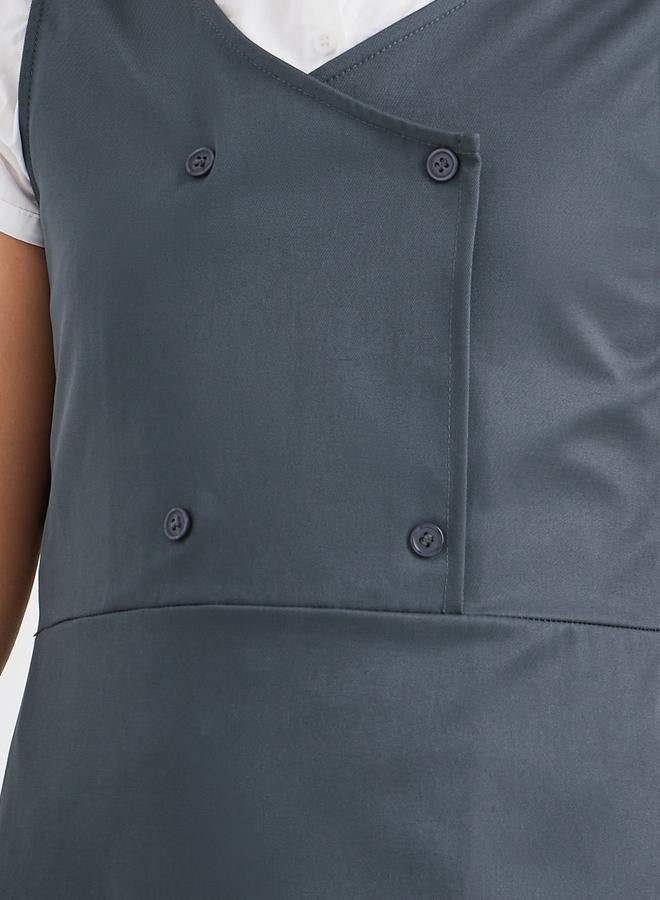 ستايلي فستان مريلة للبنات بتفاصيل أزرار ورقبة على شكل  باللون الرمادي - Image 3