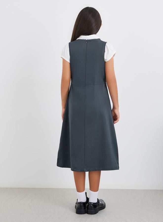 ستايلي فستان مريلة للبنات بتفاصيل أزرار ورقبة على شكل  باللون الرمادي - Image 4