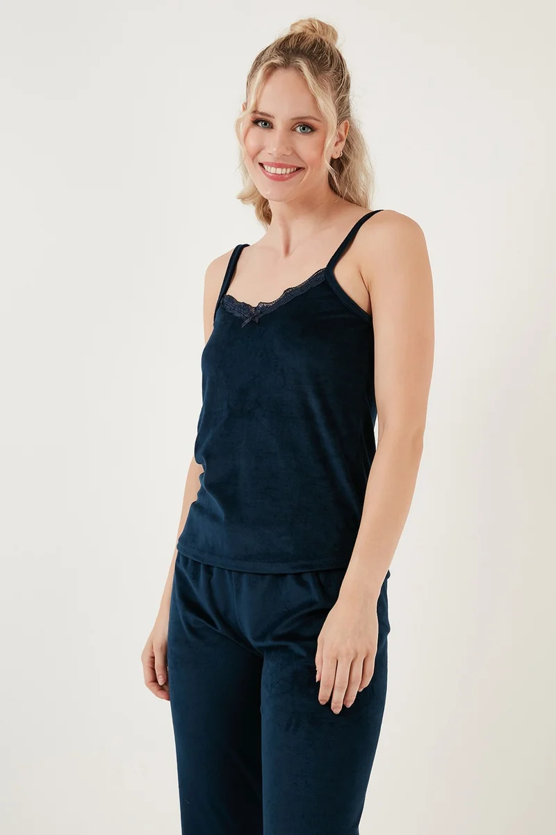 ليلا Regular Fit Lace Soft Textured Velvet Pajama Set with Dressing Gown Women's Pajama Set 6095545
