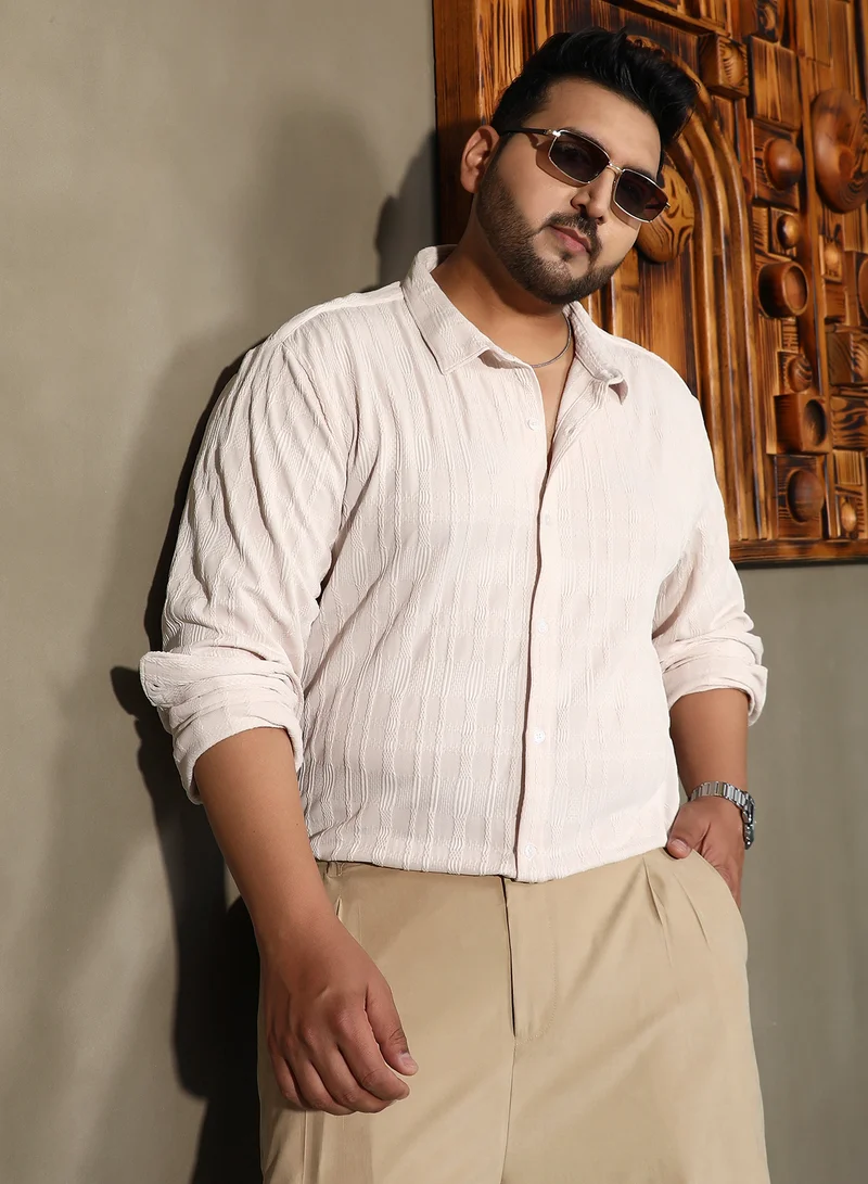 انستافاب بلس قميص رجالي مقاس بلس بنقشة مضفرة بيج بياقة واسعة وأكمام طويلة بأزرار