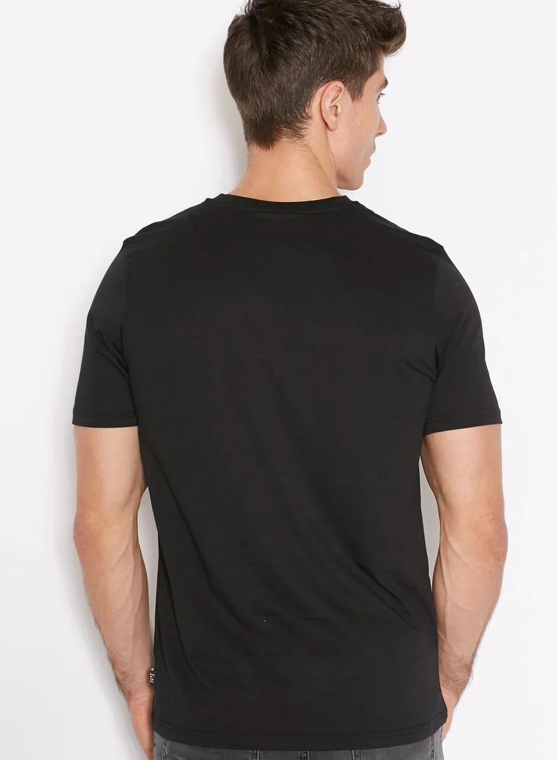 833 POLICE Flynn Logo Batch T-Shirt