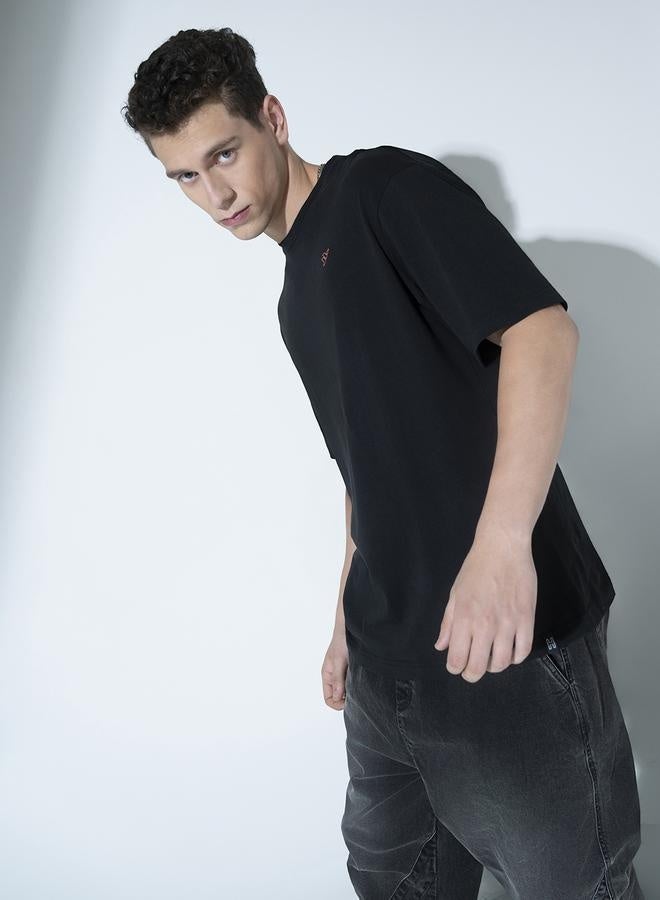 Hubberholme Black T-shirt for Men, Casual Essential - Image 2