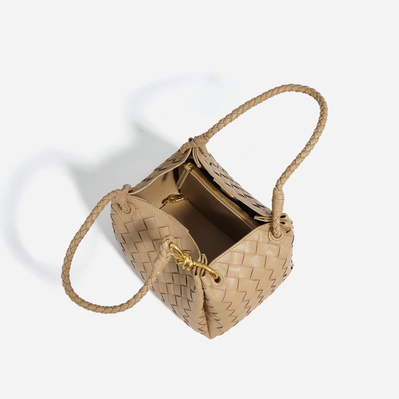 2025 Niche Design New Metal Rope Buckle Woven Tote Bag Single Shoulder Large Bag Satchel Large Capacity Retro Women'S Bag - Image 4