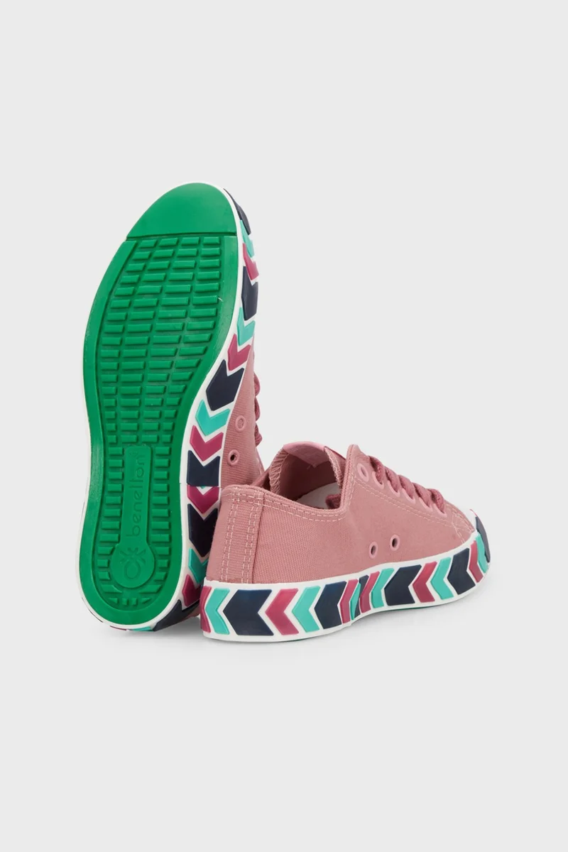 يونايتد كولورز أوف بينتيون Sneaker Shoes Women's Shoes Bn