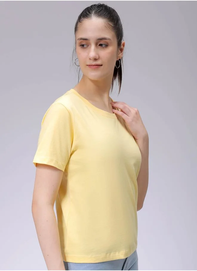 مرفوعة Women Regular Fit Solid Crew Neck T-Shirt