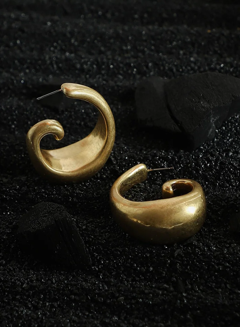 سوهي SOHI Women's The Swirl Hoop Earrings For Casual Wear | California  Colour | Alloy Material | Push Back Closure | Metallic Earrings | Hoop Earrings For Women & Girls
