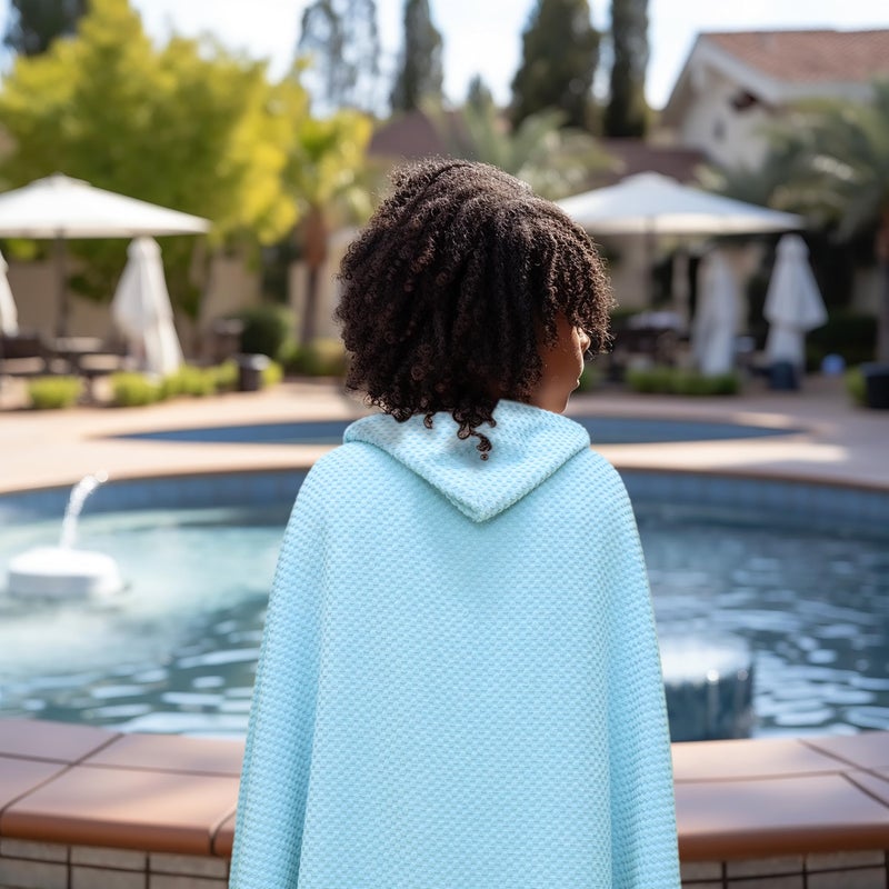 ORIGINAL KIDS منشفة استحمام للأطفال بغطاء رأس وفلين أصلي - 100% قطن تيري كبيرة الحجم - منشفة للأطفال الصغار والكبار - مثالية للاستحمام وحمامات السباحة والشاطئ - فائقة الامتصاص وسريعة الجفاف وسهلة العناية - 30 x 56 - أزرق فاتح - Image 2