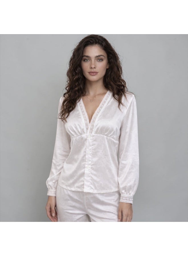 Soft satin pajama set with lace details - Image 2