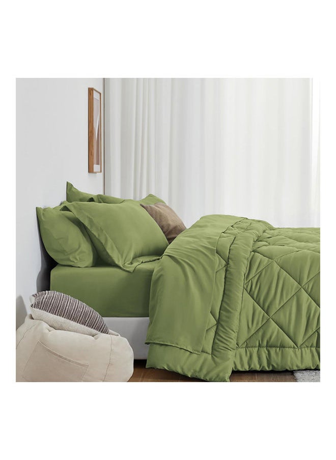 SIGNOOLA - Signoola Diamond Microfiber Heavy Comforter, 3.5 kg ,Set of 6 Piece (1 Comforter Blanket , 2 Pillow Cases , 1 Fitted sheet and 2 Pillows ), (180 cm x 240 cm),Double Bed Blanket for Winter Green Color - Image 1
