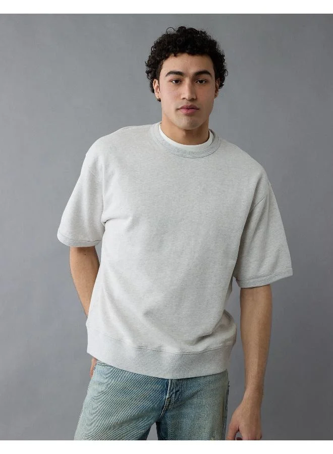 Your go-to tee, but with an elevated, sporty vibe in twill cotton fabric.