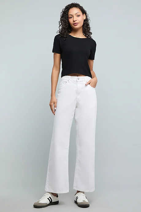 R&B Solid Wide Leg Jeans with Button Closure