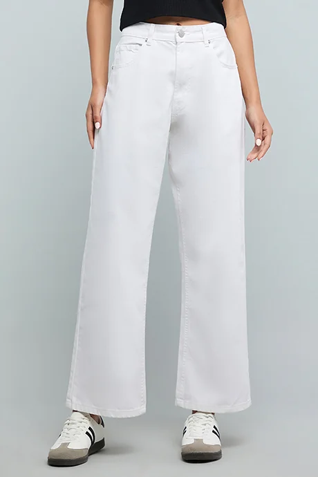 R&B Solid Wide Leg Jeans with Button Closure