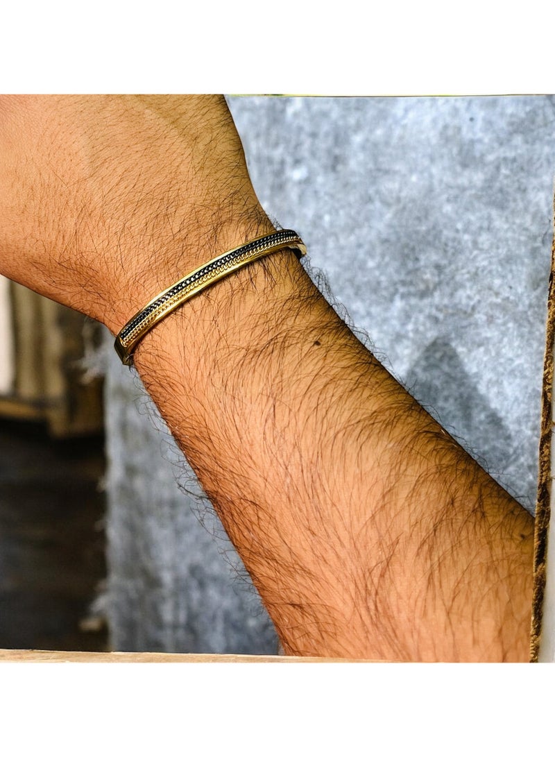 مسودات ماريو سوار أنيق مطلي بالذهب من ماريو درافتس، مزين بسلسلة، بتصميم مرصع باللون الأسود، ومشبك مفصلي  - Image 5