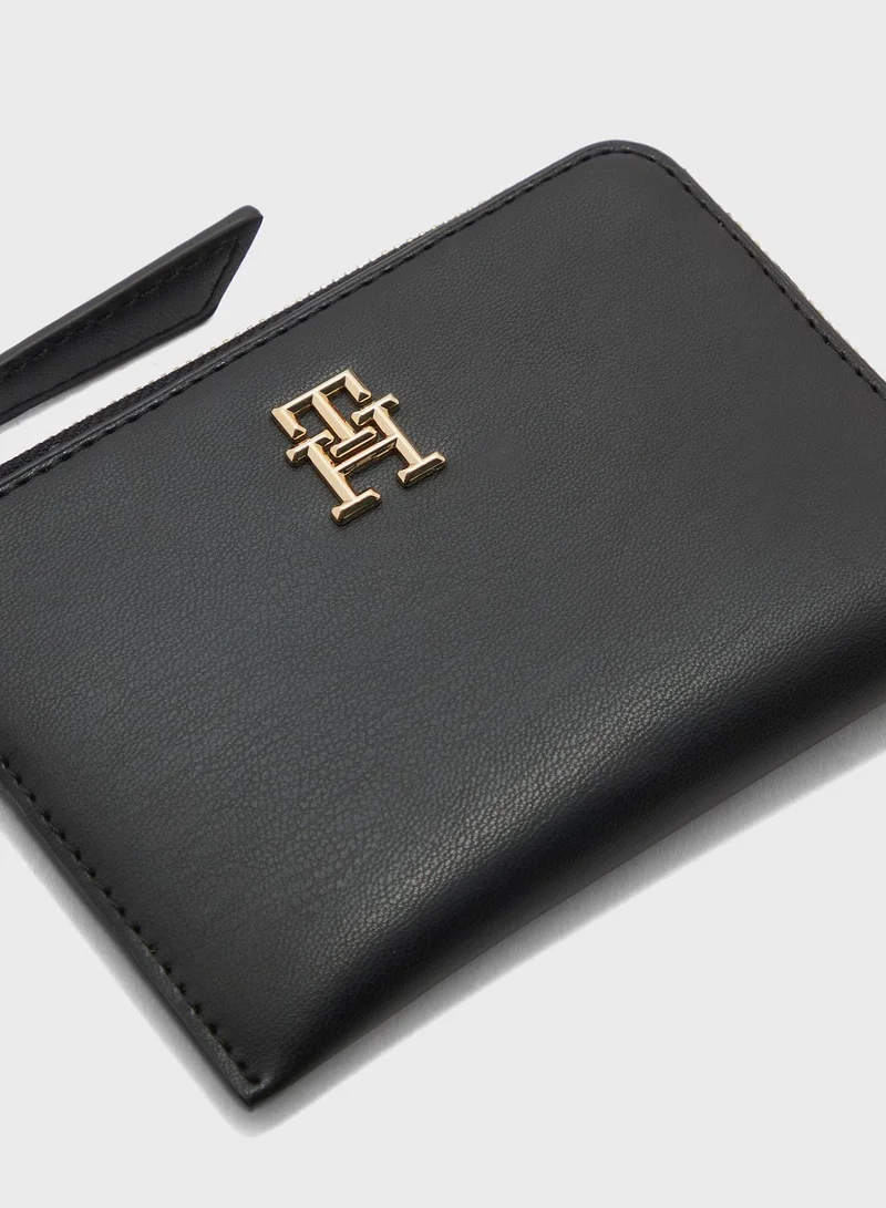 TOMMY HILFIGER Feminine Medium Slim Wallet