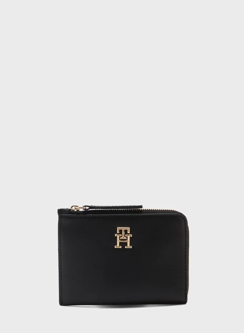 TOMMY HILFIGER Feminine Medium Slim Wallet