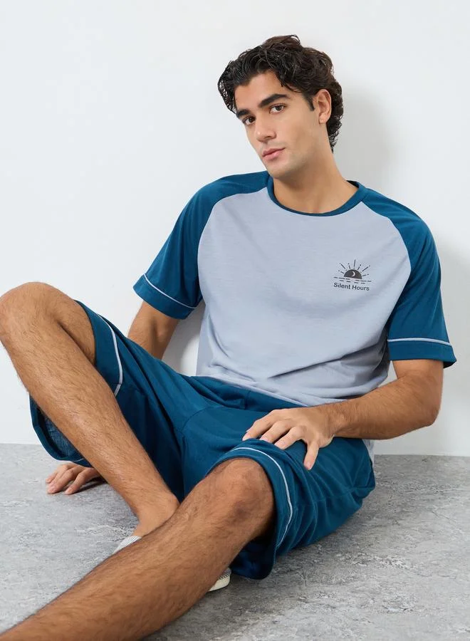 Men Relaxed Fit Raglan Sleeve T-Shirt and Shorts Set