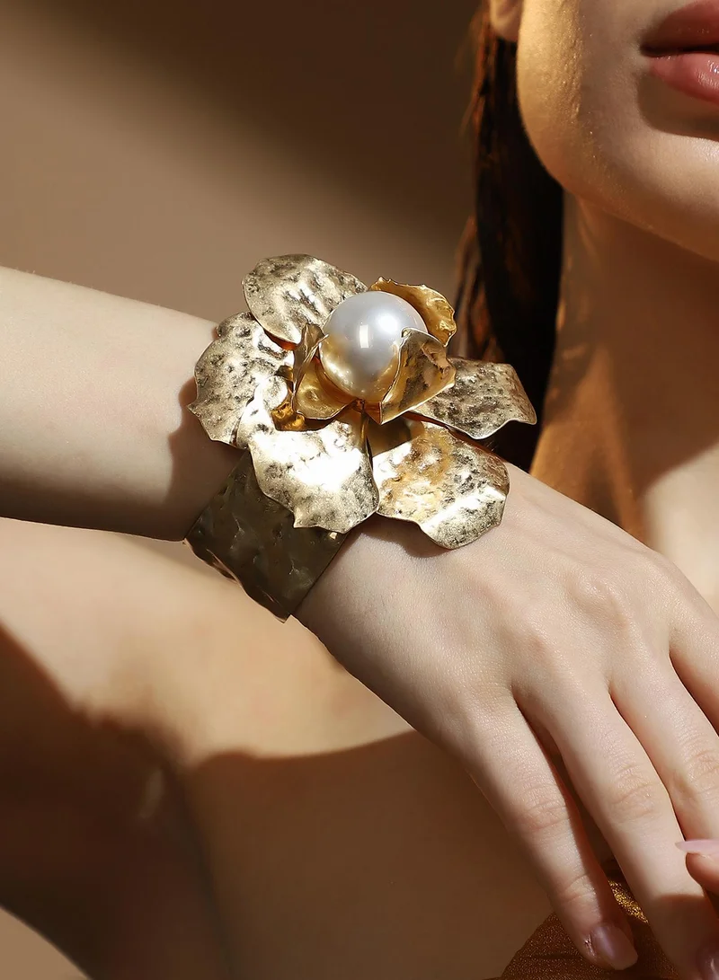 SOHI SOHI Women's The Flora-Bloom Statement Bracelet For Party Wear | California  Colour | Alloy Material | Adjustable Closure | Artificial Pearl Bracelet | Statement Bracelet For Women & Girls