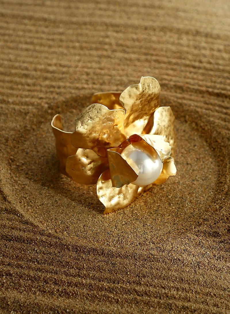 SOHI SOHI Women's The Flora-Bloom Statement Bracelet For Party Wear | California  Colour | Alloy Material | Adjustable Closure | Artificial Pearl Bracelet | Statement Bracelet For Women & Girls