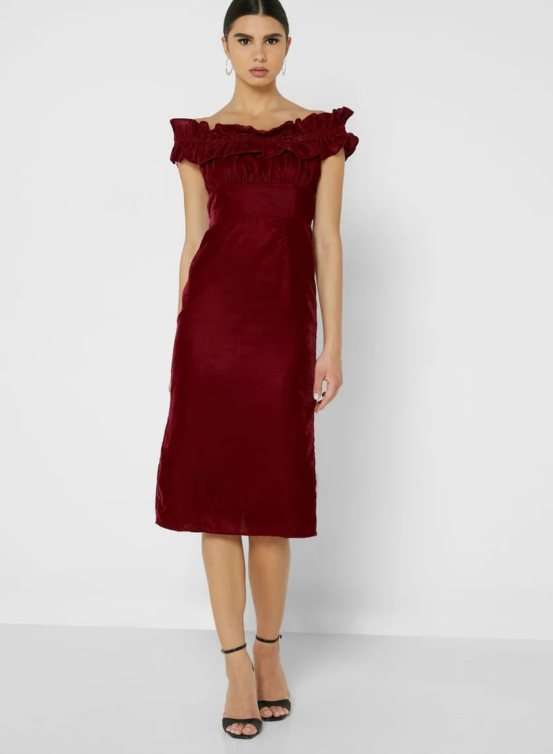 Hope & Ivy Ruffle Detail Bardot Dress