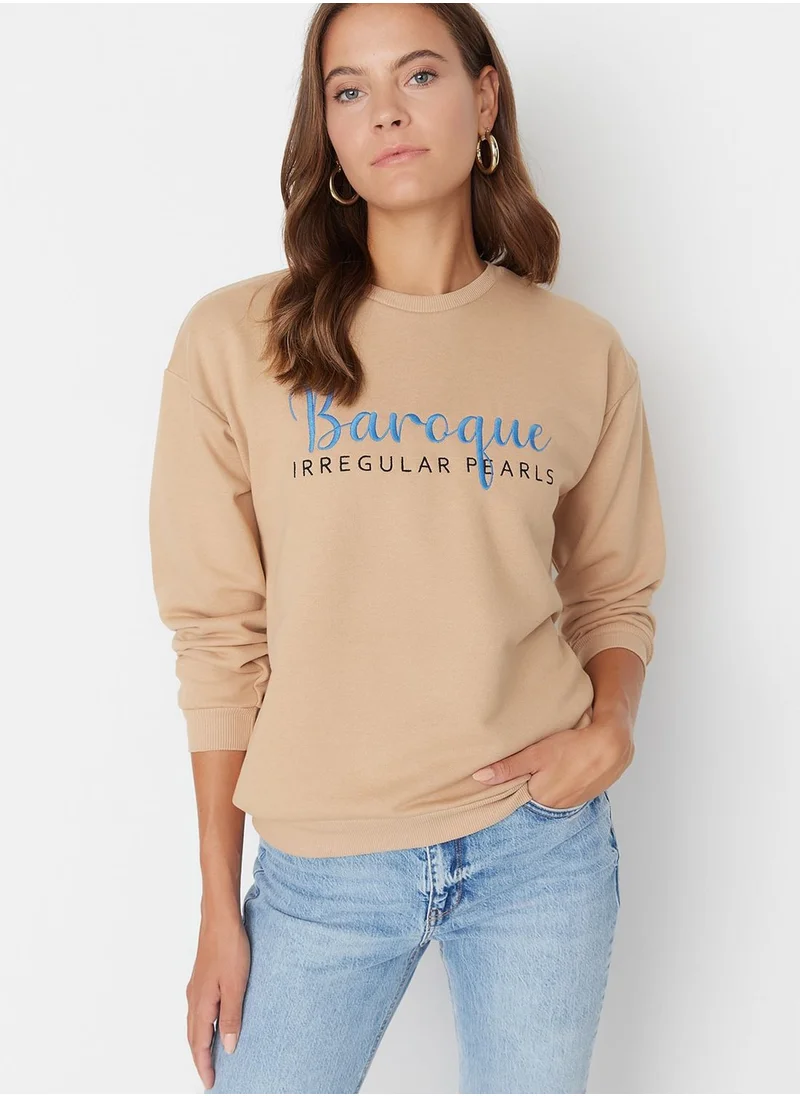 trendyol Embroidered Crew Neck Sweatshirt