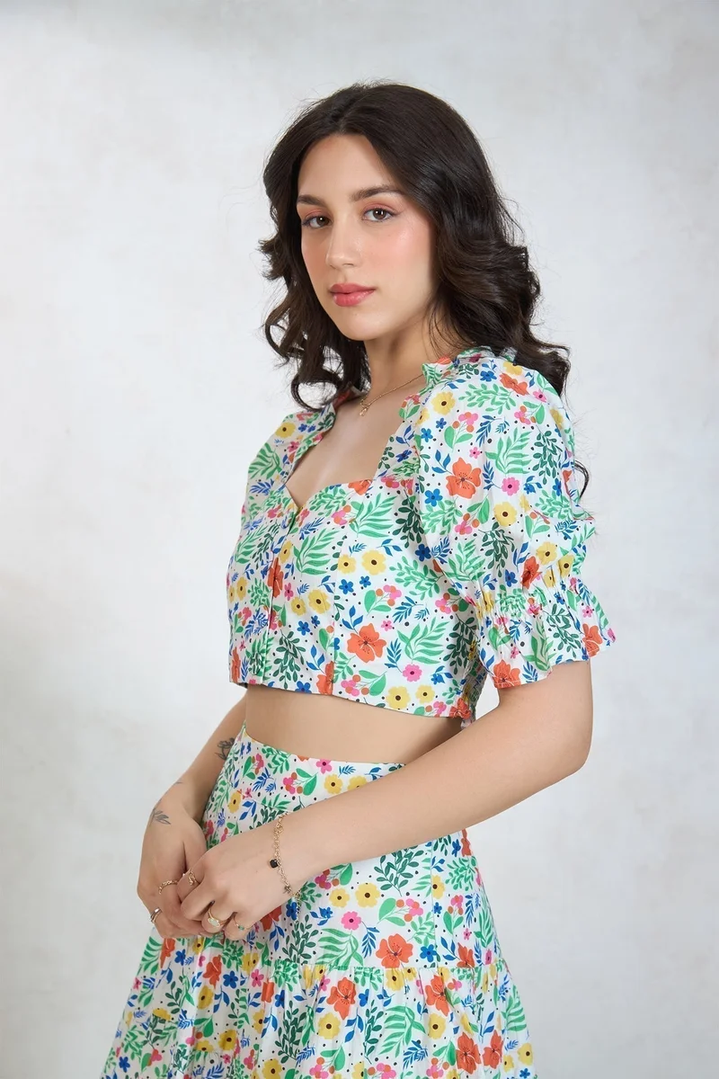 فيرجيو بلوزة قصيرة قطنية % بطبعة زهور زاهية