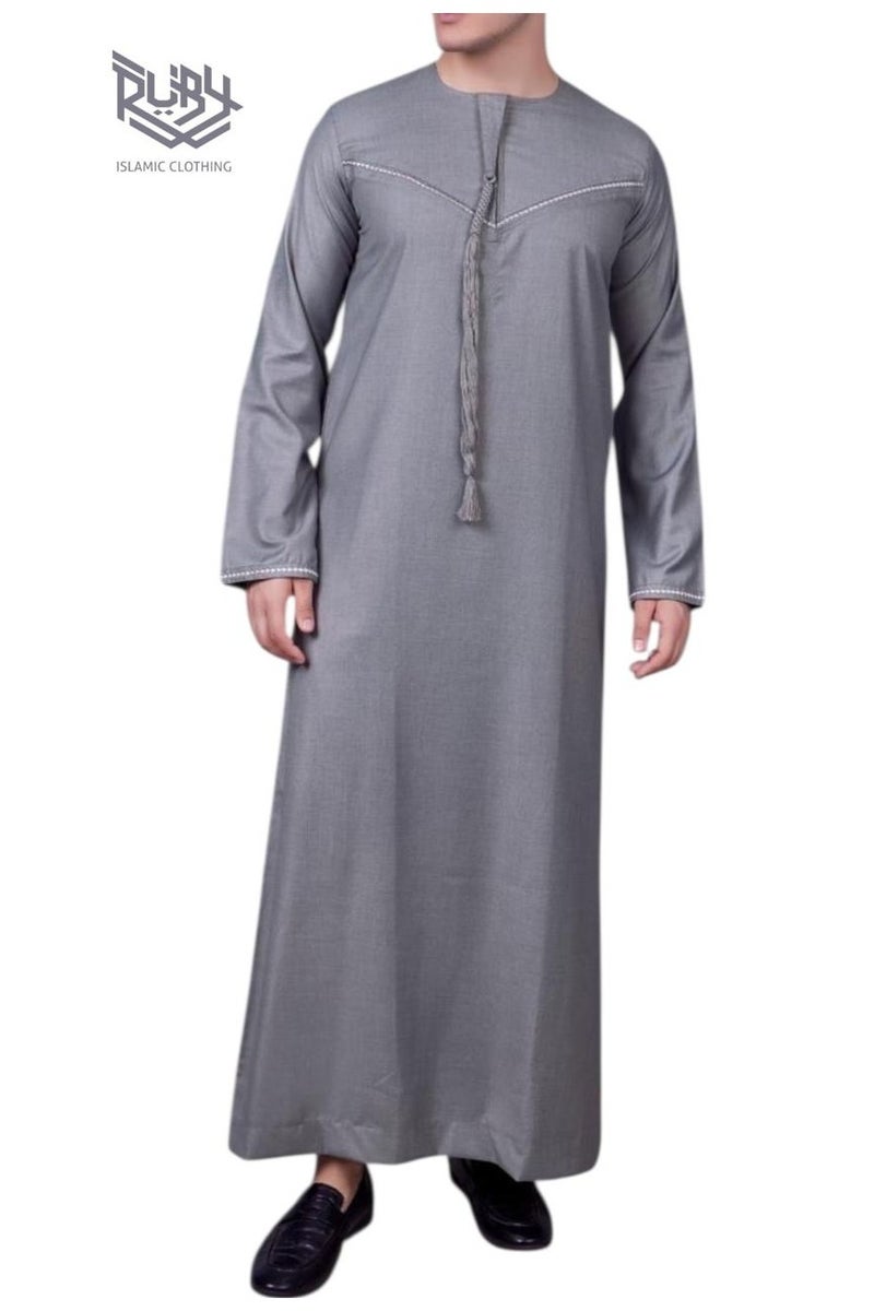 روبي للملابس الإسلامية ثوب إماراتي رمادي كلاسيكي للرجال مع سحاب وتطريز متقن، قفطان رجالي برقبة دائرية وأكمام طويلة، رداء موسلين سعودي - Image 3