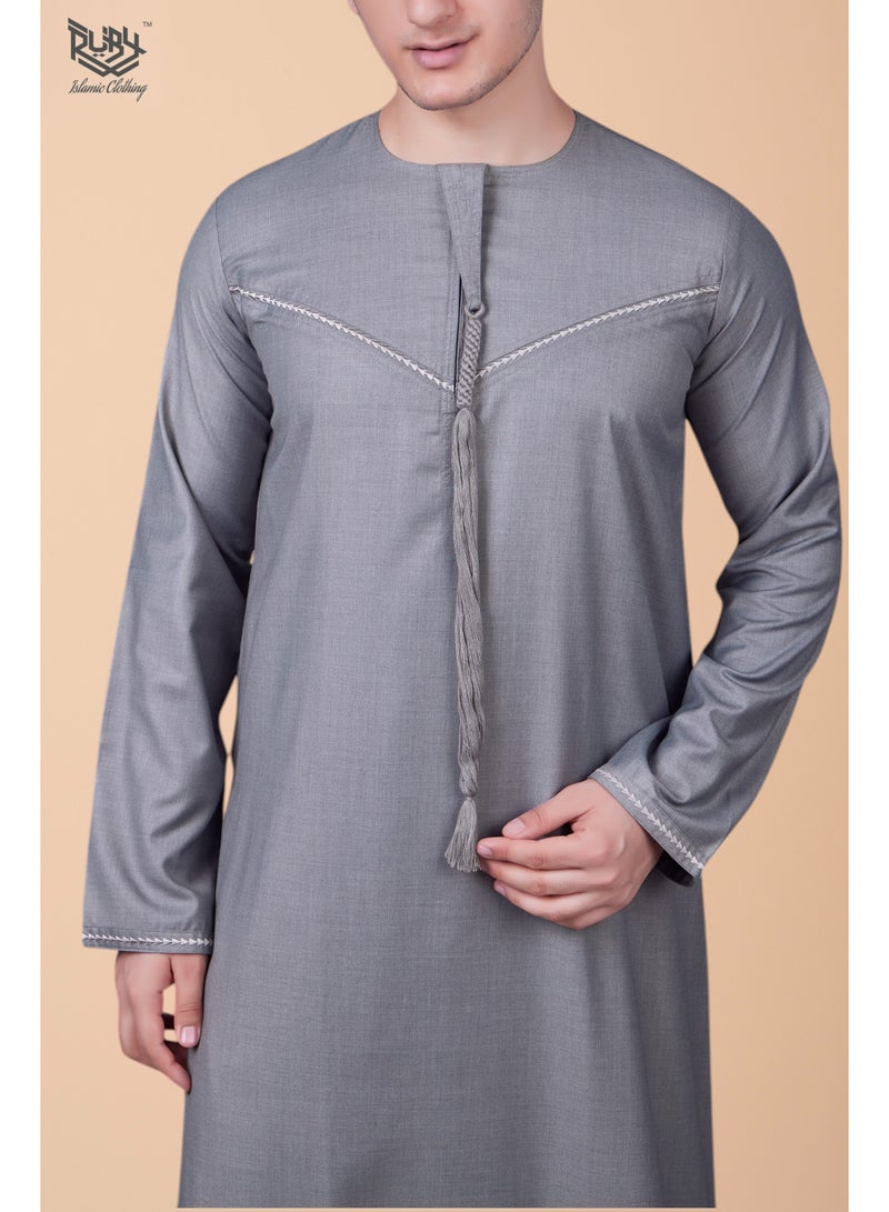 روبي للملابس الإسلامية ثوب إماراتي رمادي كلاسيكي للرجال مع سحاب وتطريز متقن، قفطان رجالي برقبة دائرية وأكمام طويلة، رداء موسلين سعودي - Image 4