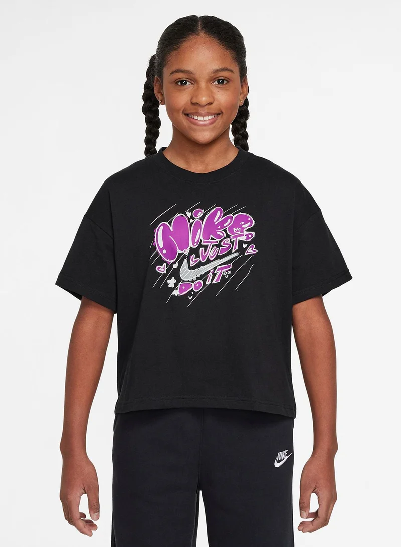 نايكي تيشيرت أساسي برسومات دودل