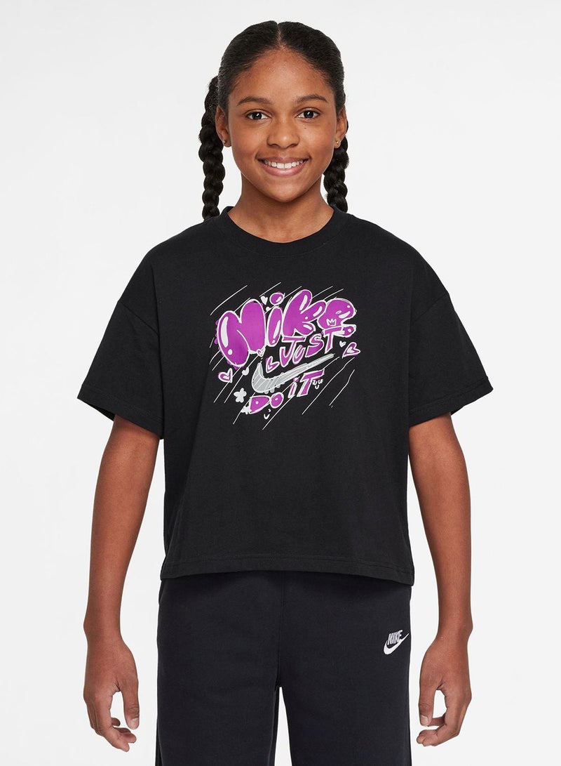 Nike Nsw Essential Doodle Graphic T-Shirt - Image 1