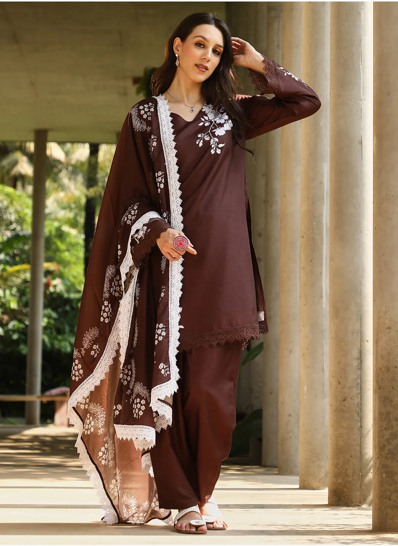  قصة Qissa Women's Chocolate Brown Flora-Block Kurta Set For Casual Wear | V-Neck | Quarter Regular Sleeves | 3 Piece Kurta Set Designed With Comfort Fit For Everyday Ethnic Wear