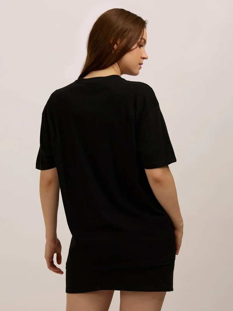 Outzidr  Black Graphic Oversized T-Shirt for Women | Best Price UAE