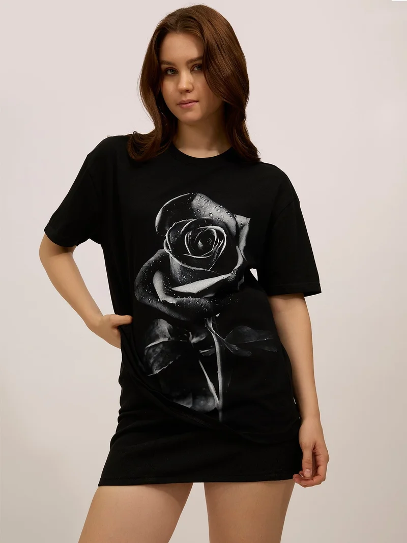 Outzidr  Black Graphic Oversized T-Shirt for Women | Best Price UAE