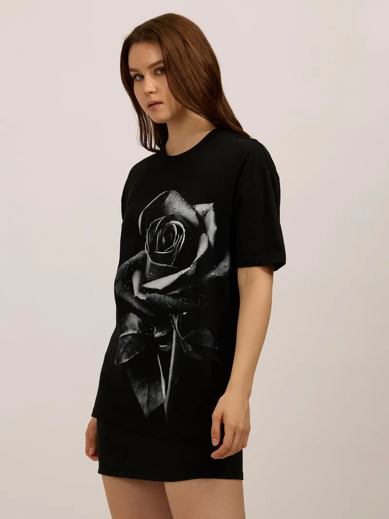 Outzidr  Black Graphic Oversized T-Shirt for Women | Best Price UAE