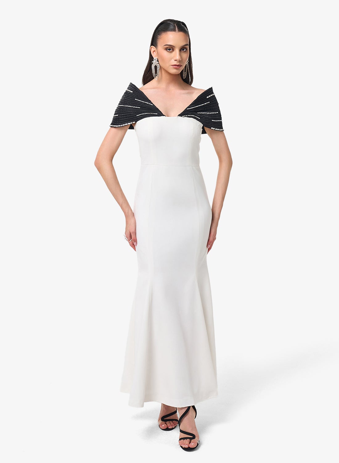 فستان ماكسي بفتحة جانبية ولوحة كتف