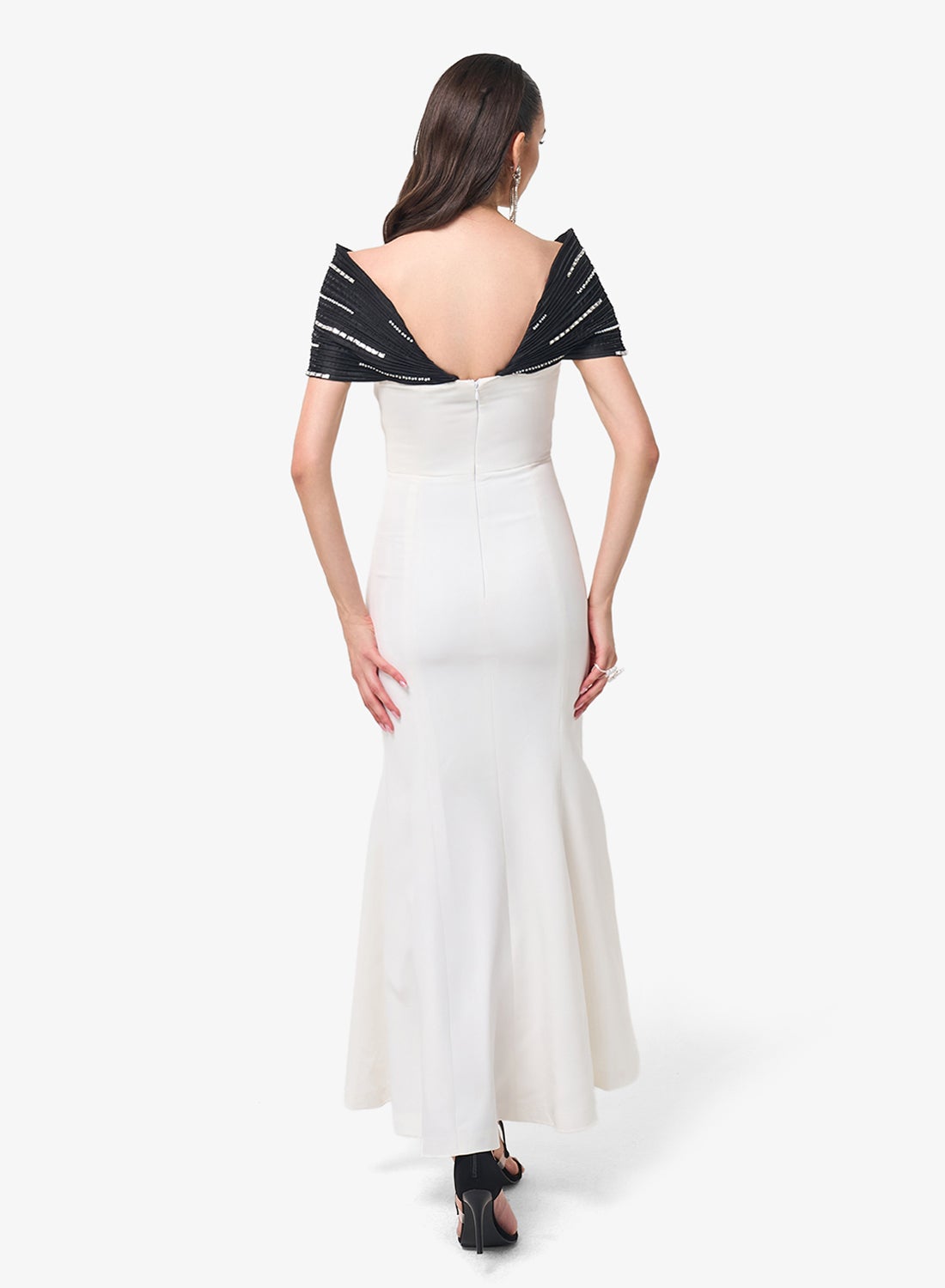 فستان ماكسي بفتحة جانبية ولوحة كتف