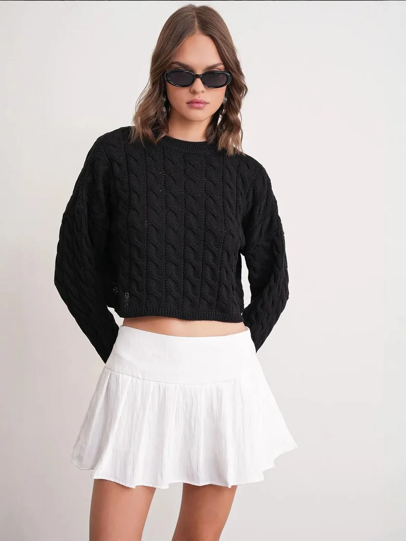 MixRay Mixray Cable Knit Pattern Crew Neck Sweater