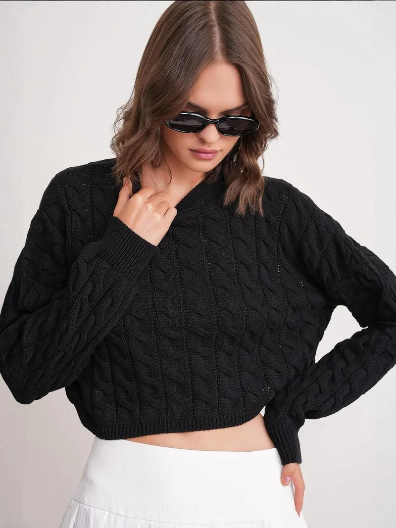 MixRay Black Mixray Cable Knit Pattern Crew Neck Sweater for Women | Best Price UAE